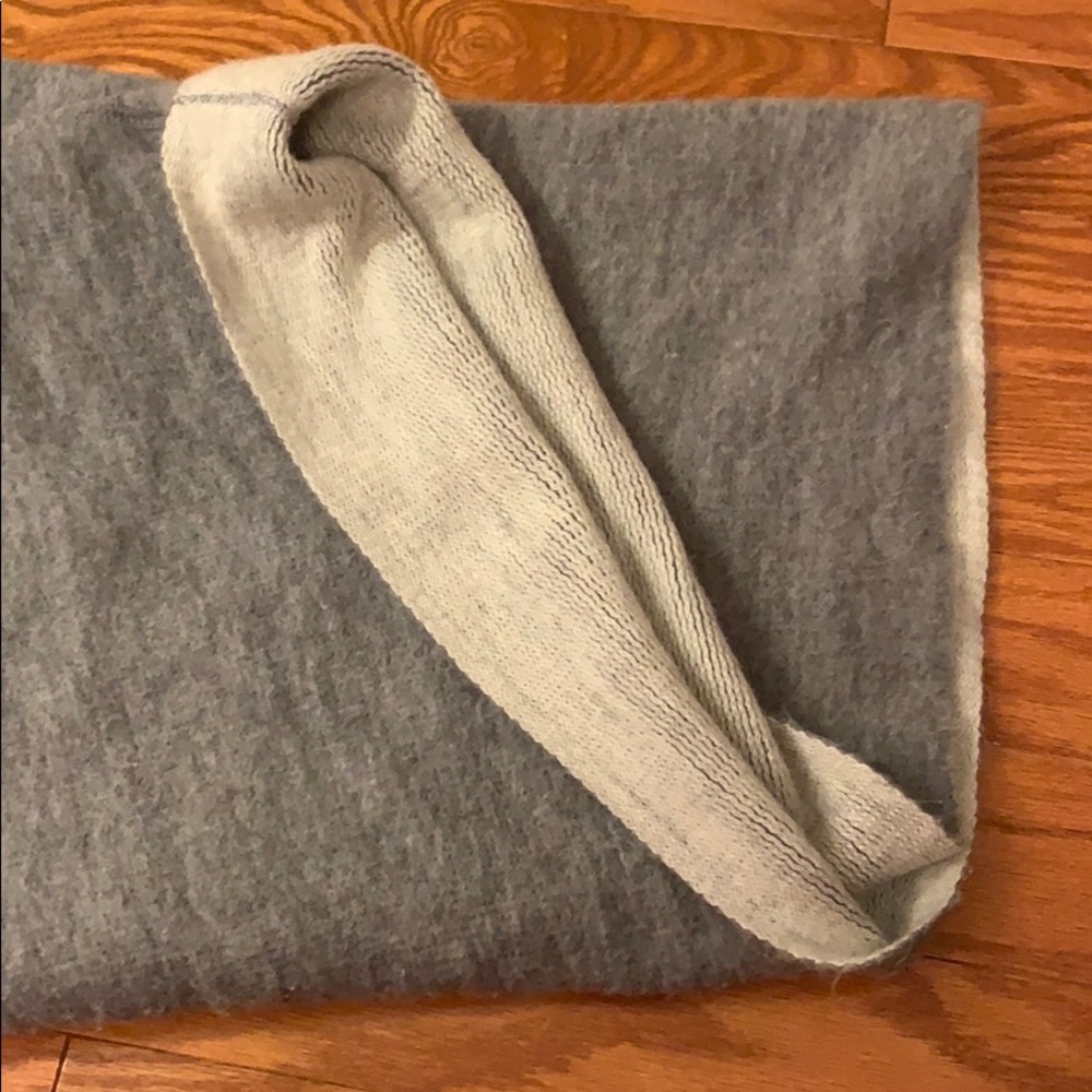 Two-Tone Roots Infinity Scarf - Picture 4 of 4
